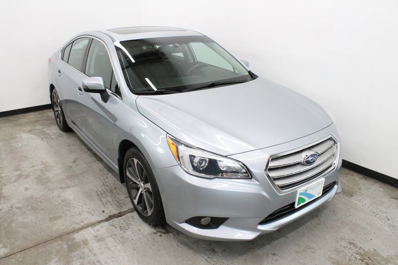 Subaru Legacy: Auto-dimming mirror with compass (if equipped) Subaru Legacy: Auto-dimming mirror with compass (if equipped)